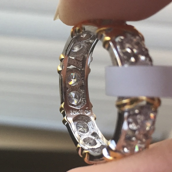 ( Size 6/7/8/9) 10k Gold Engagement Ring - Picture 4 of 5